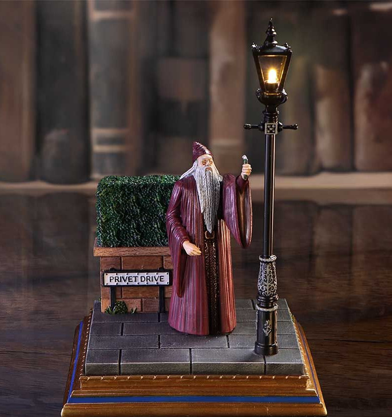 Harry Potter Privet Drive Light Up Dumbledore Figurine